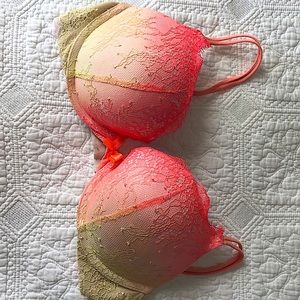 V.S. Bra